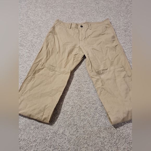 Old Navy Men Khaki Pants - Picture 3 of 9